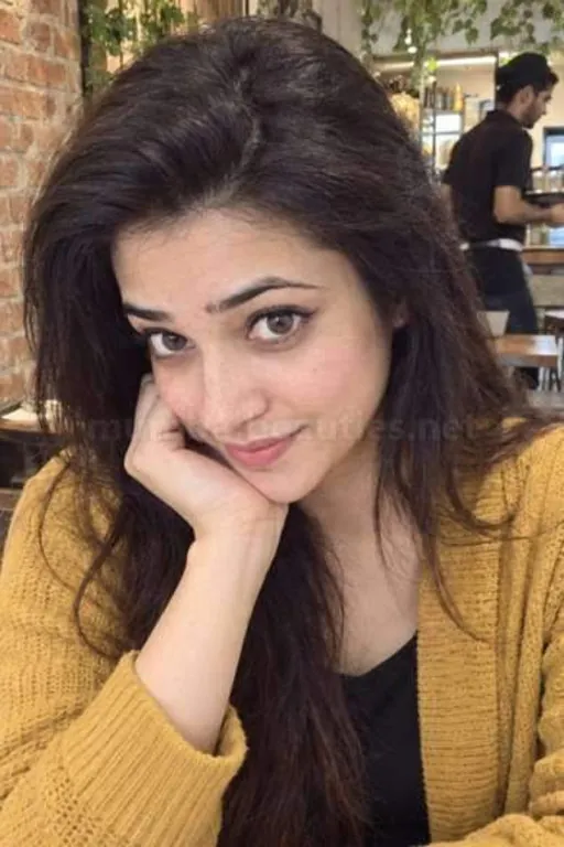 Dibya, 28, Bollywood Model call girl in Mumbai