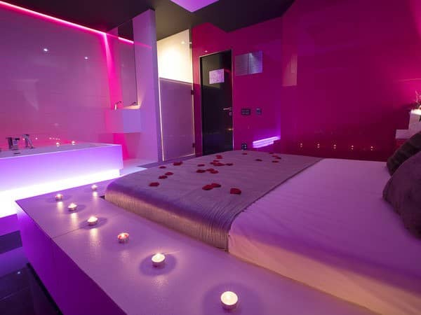 Room Escorts in Mumbai